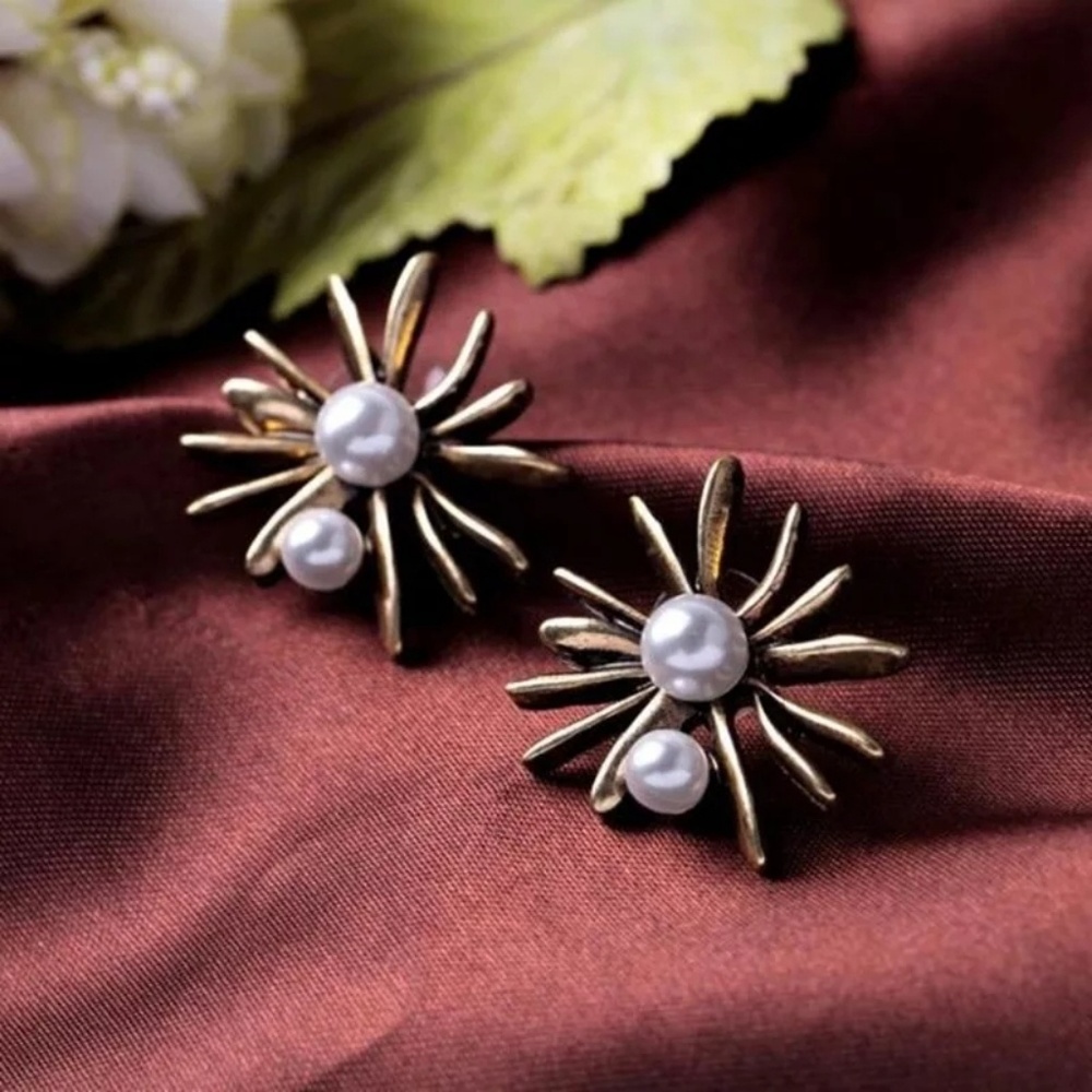 Spiked stud earrings